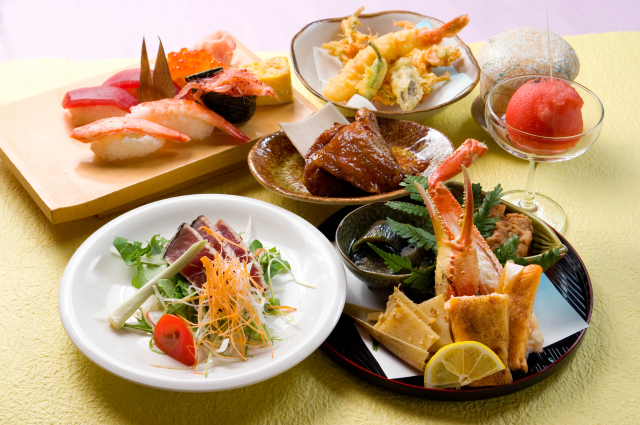 コース料理の盛り合わせ